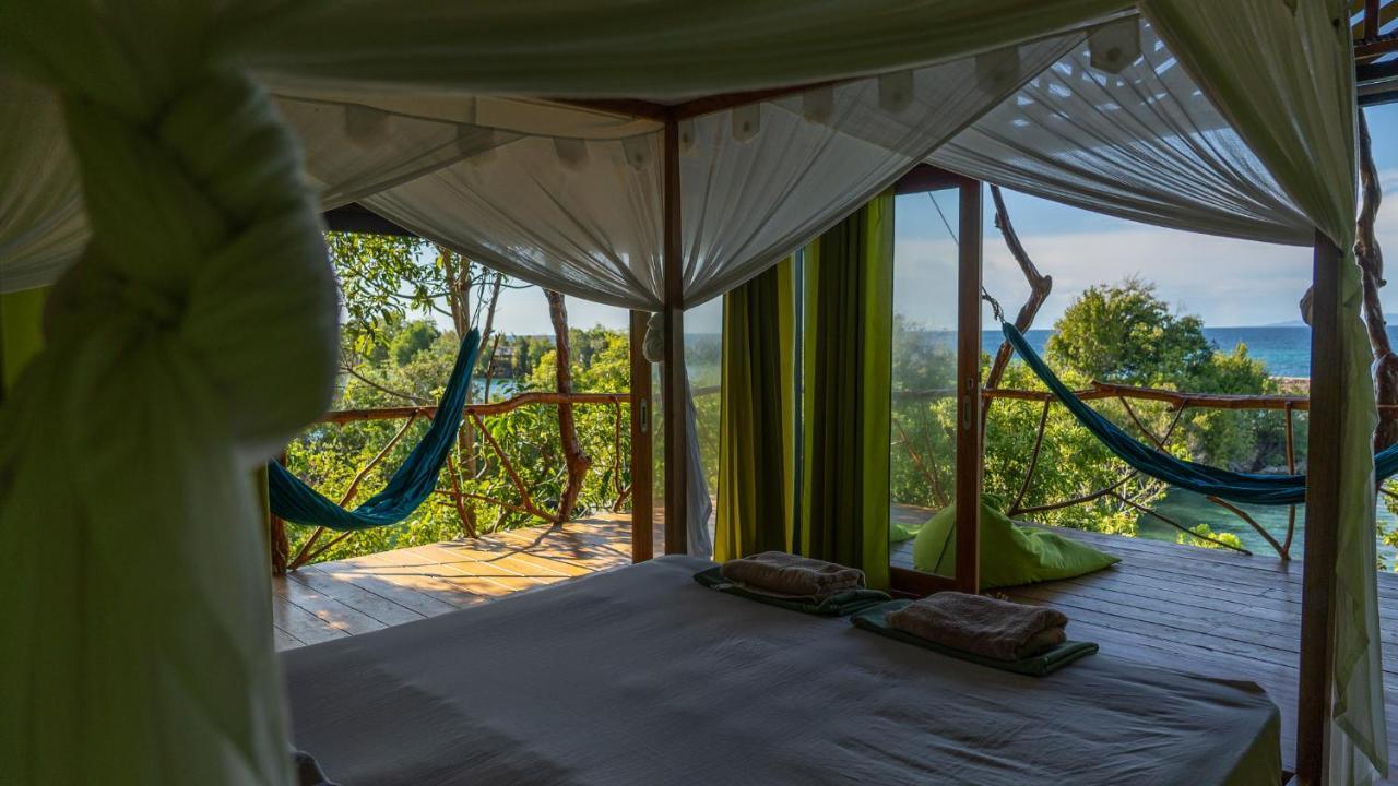 Araya Dive Resort Togean Bomba Екстер'єр фото